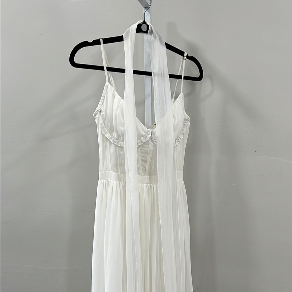 V. Chapman Carmen Gown in White - Picture 3 of 16